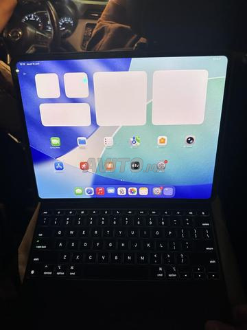 آيباد برو M4 512 جيجا مع كيبورد رسمي