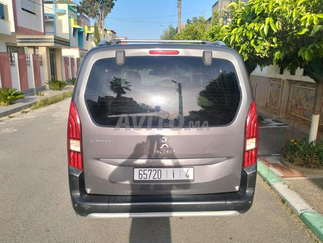 Peugeot Rifter Diesel Manuelle 2020 à Tifelt - 2