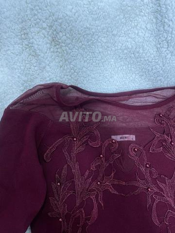 بودي عنابي أنيق بتفاصيل شفافة - 2