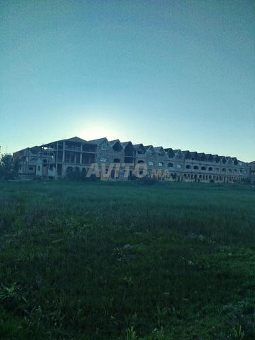 أرض عارية مساحتها 576 متر مربع مرخصة للبيع - 2