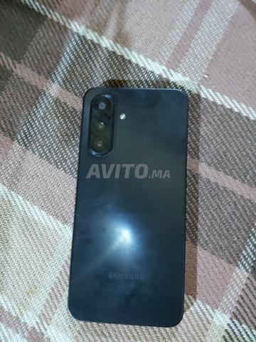 هاتف لا يزال جديدًا - 2