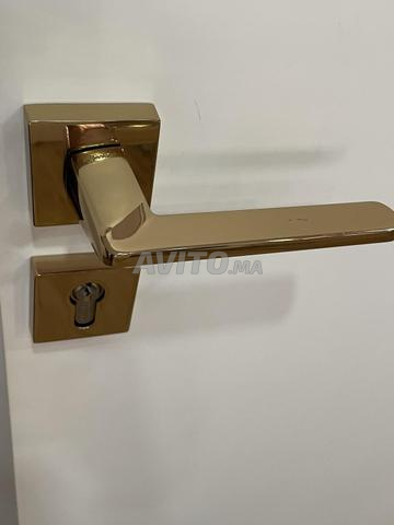 مقبض باب عصري – ذهبي لامع