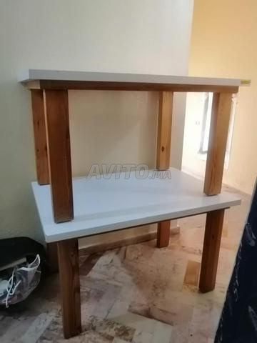 طاولتان خشبيتان بحالة جيدة جداً - 2