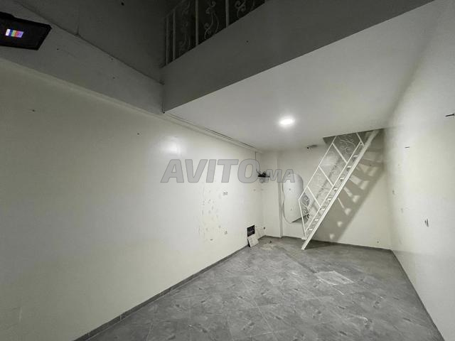 Magasin à louer vide gérance avec mezzanine - 2