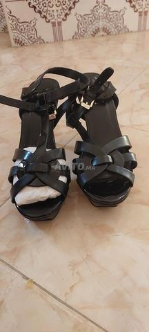 Sandales neuves Yves Saint Laurent. Pointure 39 - 2
