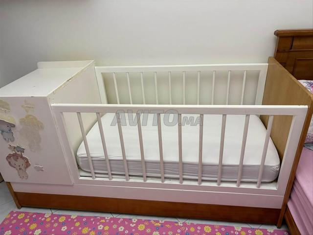 سرير أطفال خشبي صلب مع مرتبة - 2