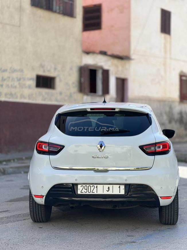 Clio 4 model 2020 bon état manule tt option
