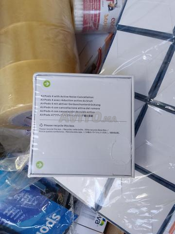 سماعات AirPods 4 مع خاصية إلغاء الضوضاء النشط 🔇 - 2