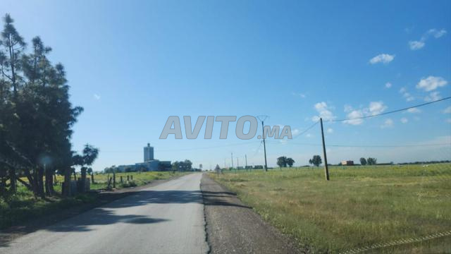 2.43 ha titré sur la route à 14 km du c.ville