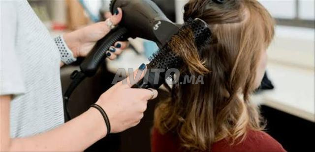 Salon de coiffure et d'esthétique pour femmes à louer gestion libre 90m - 2