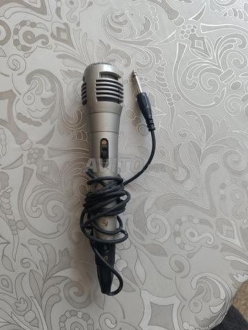 Microphone dynamique professionnel à main