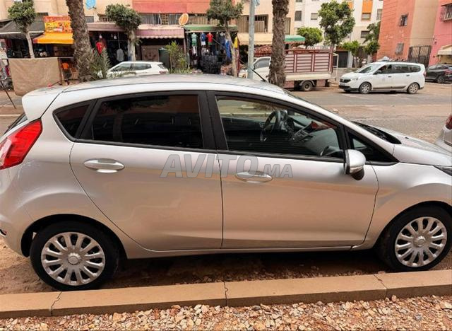 Très belle voiture - 2