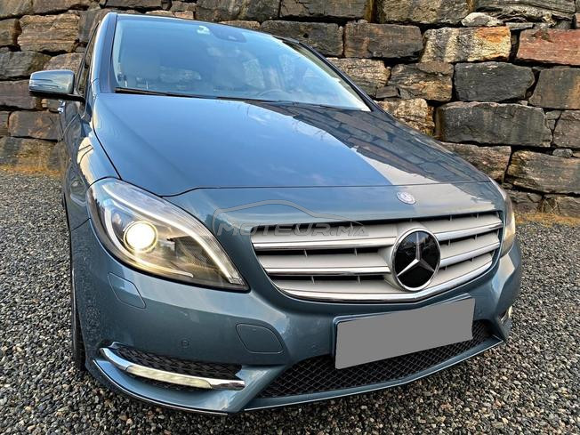 Mercedes-Benz 220 Diesel Automatique 2012 à Rabat