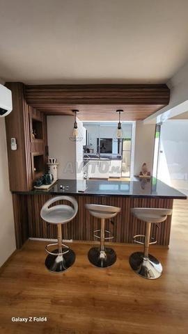 فيلا بحمام سباحة على الماء مباشرة