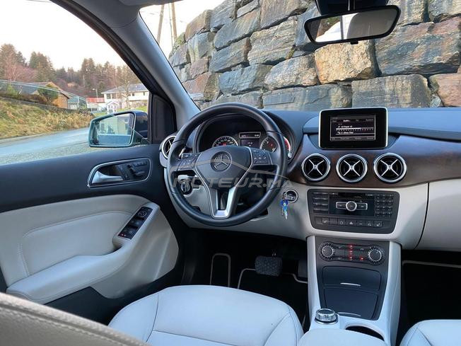 Mercedes-Benz 220 Diesel Automatique 2012 à Rabat