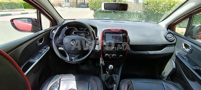 Renault Clio Essence Manuelle 2013 à Fès
