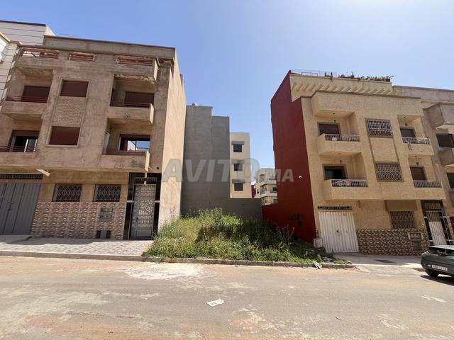 TERRAIN RDC PLUS 3 ÉTAGES 110M2