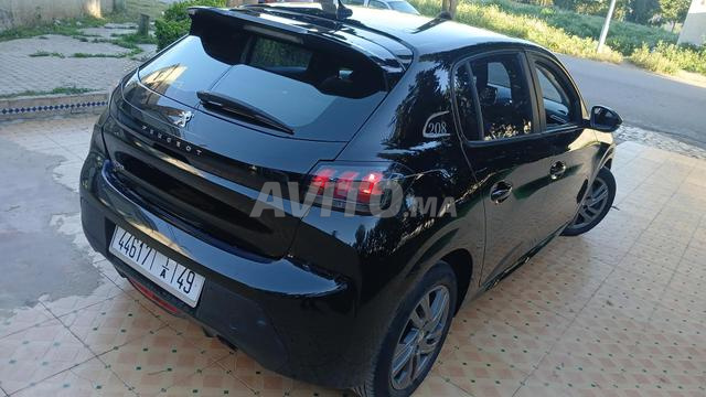 Peugeot-208 - 2