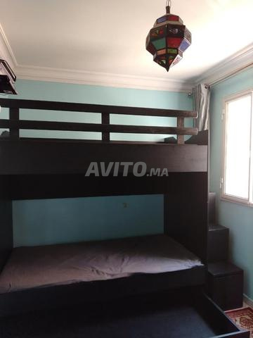 سرير بطابقين خشبي أسود مع درج وسلالم - 2