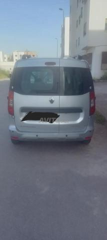 Salut mes frères, qui veut une Renault Express, on s'arrange