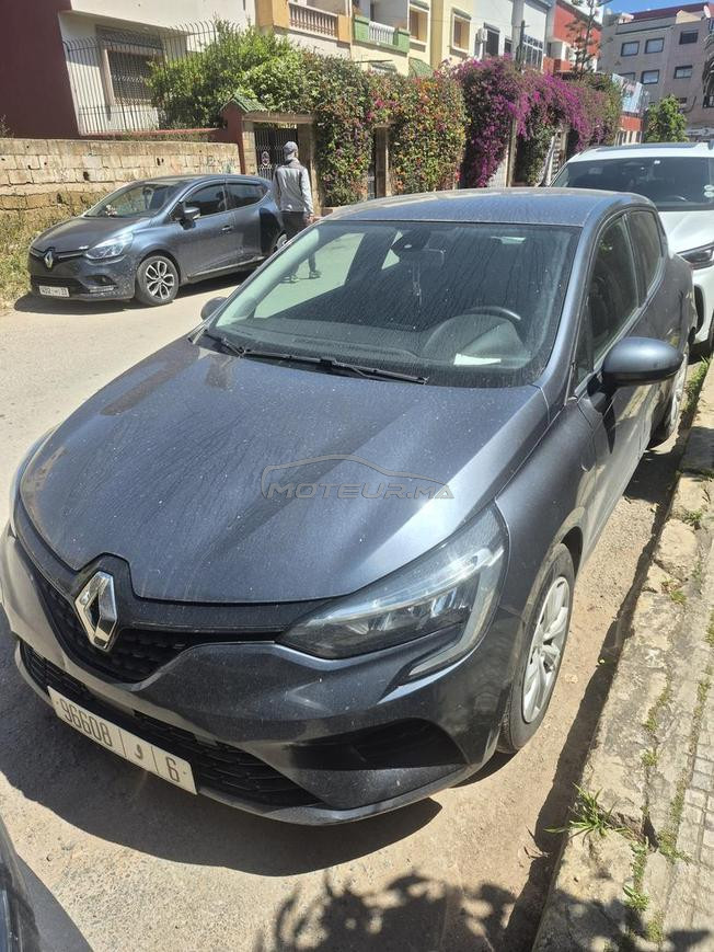 CLIO V 5 A VENDRE