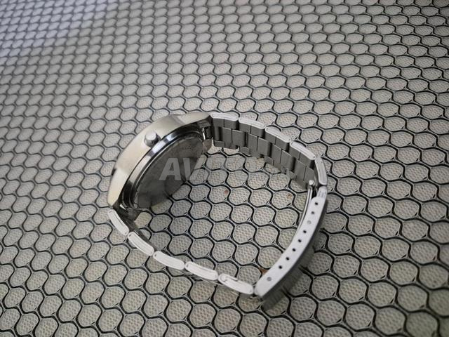 ساعة كلاسيكية حجرة جميلة - 2