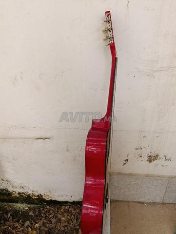 جيتار جديد، أول مالك - 2