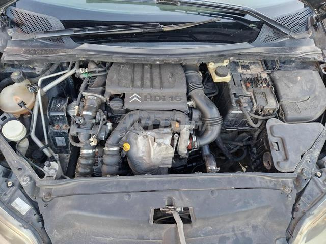 سيارة سي 4 نظيفة، مرحبا بمن يريد شراءها - 2