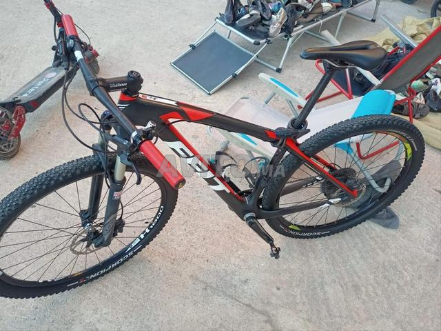 دراجة جبلية FELT كربون - RockShox - DT Swiss - Pirelli - 2