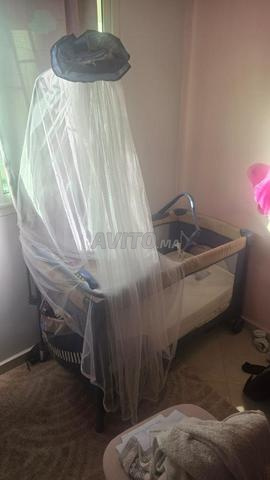 Lit pour bébé avec tous ses accessoires
