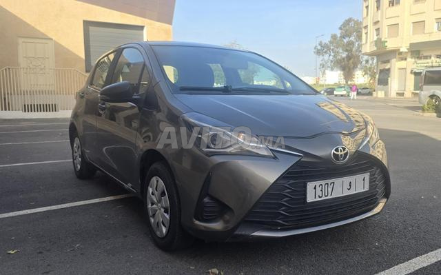 TOYOTA YARIS - 2