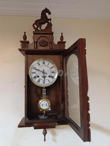 ساعة أنيقة ميكانيكية تحفة قديمة ونقية وتعمل جيدا - 2