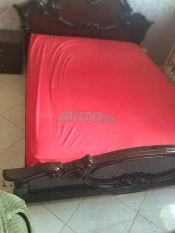 سرير، 2 طاولة جانبية وخزانة للبيع - 2