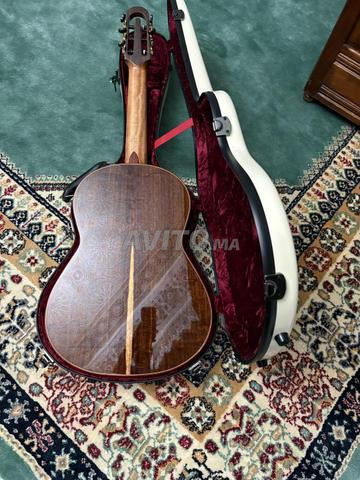 جيتار كلاسيكي يلونغ غو