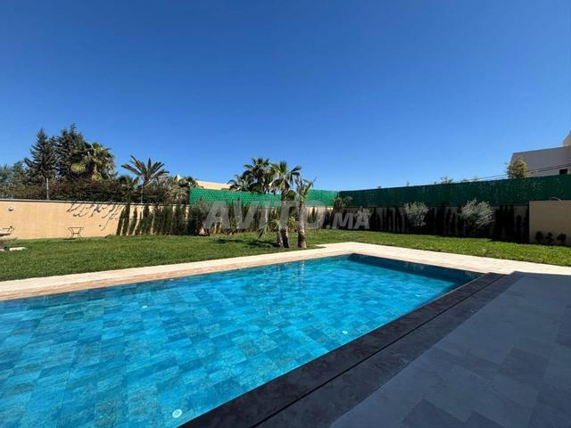 Très belle villa haut standing 5 suites route Fès
