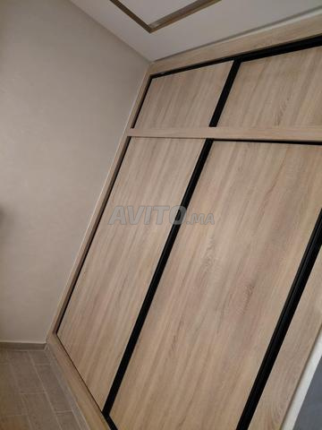 شقة جميلة جديدة ومجهزة تجهيزًا جيدًا للإيجار - 2