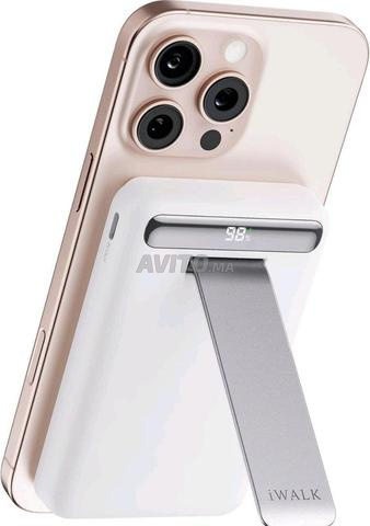 Batterie externe magnétique iWALK 5000mAh et Stand