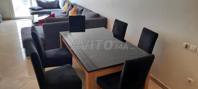 Salle à manger extensible quasi neuve