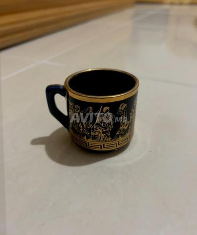 كأس مرسوم بالذهب عيار 24 قيراط - 2