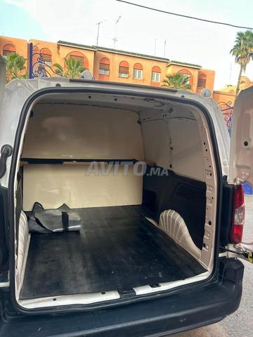 À vendre Une Peugeot Partner fourgonnette - 2