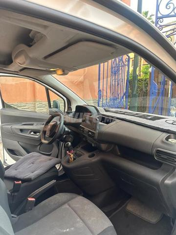 À vendre Une Peugeot Partner fourgonnette