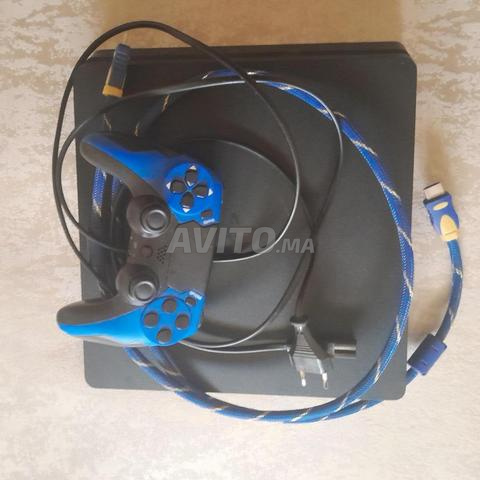 بلاي ستيشن 4 سليم نظيفة جداً (ممتازة)