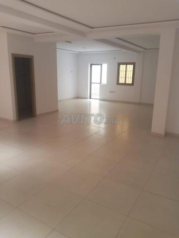 PLATEAU BUREAU À LOUER À CÔTÉ DE MCDONALD'S - 2