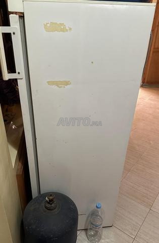 ثلاجة Whirlpool بحالة جيدة - 2