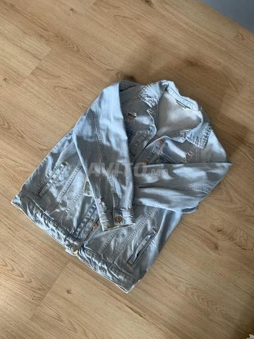 سترة جينز زرقاء - حالة ممتازة - 2
