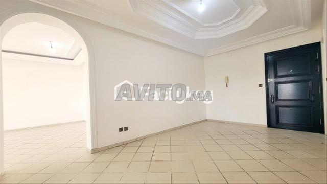 عقار بمساحة 100 متر مربع في الدار البيضاء - 2