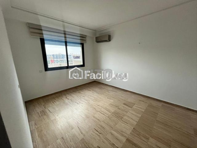 شقة بمساحة 100 متر مربع في الدار البيضاء - 2