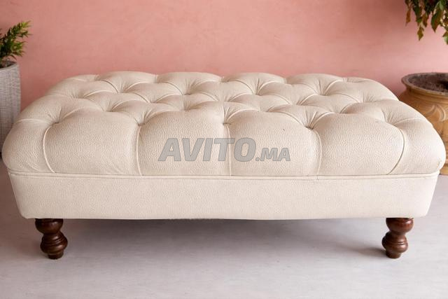 Banquette capitonnée élégante beige