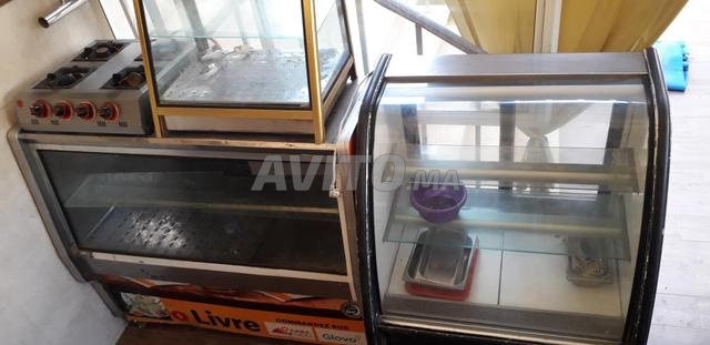 معدات مطعم وجبات سريعة بحالة جيدة