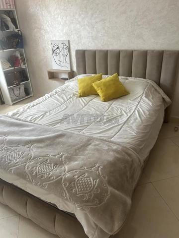 سرير مع مرتبة بحالة جيدة